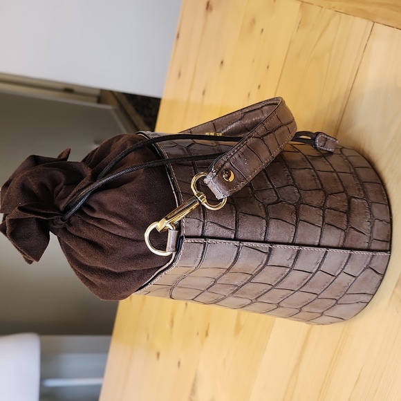 PRATESI Firenze Italian Leather Croco Bucket Bag - Picture 8 of 17